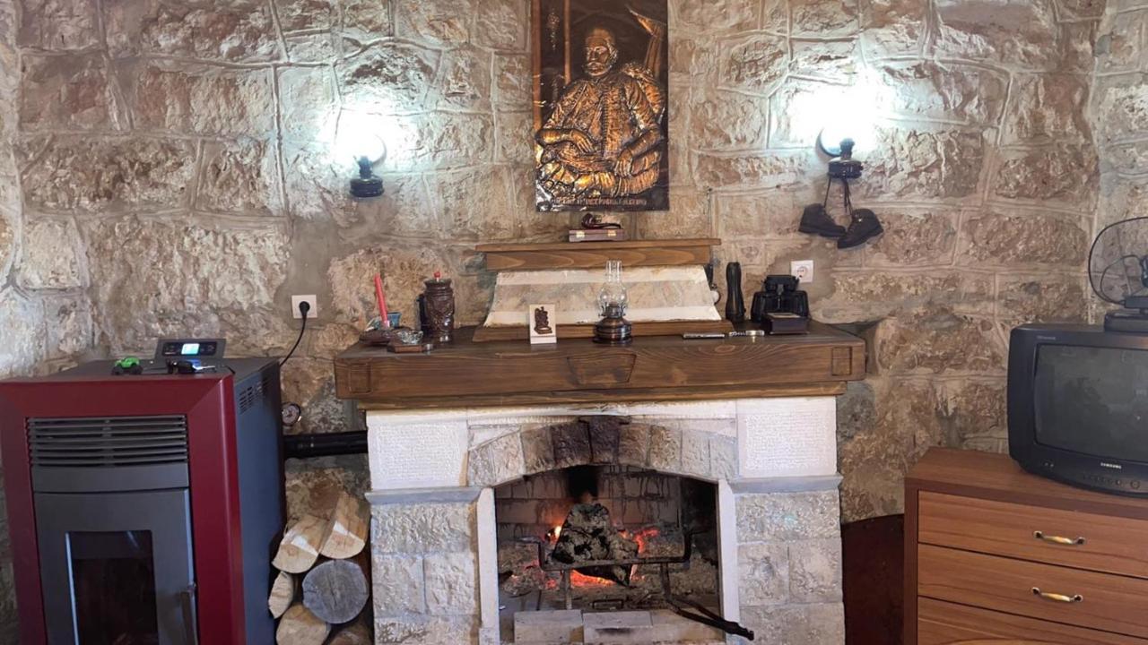 סטינג'ה Lovcen Holiday Home מראה חיצוני תמונה